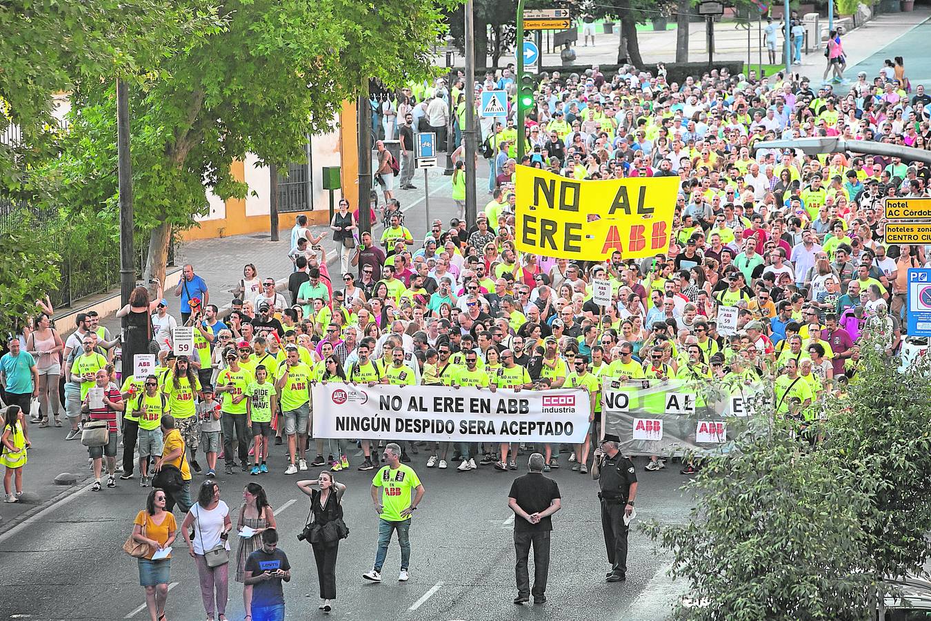 La manifestación contra el ERE en ABB Córdoba, en imágenes