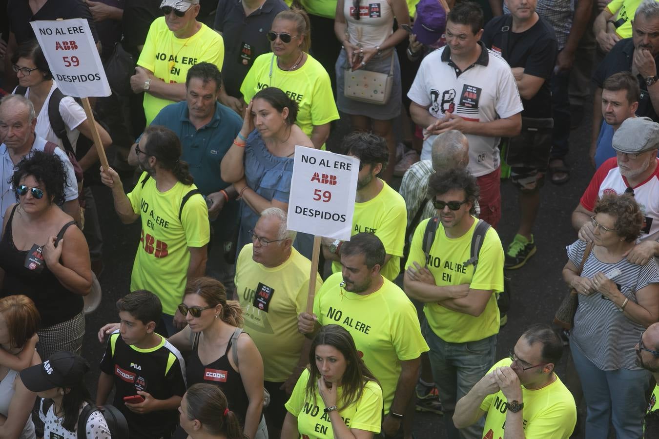 La manifestación contra el ERE en ABB Córdoba, en imágenes