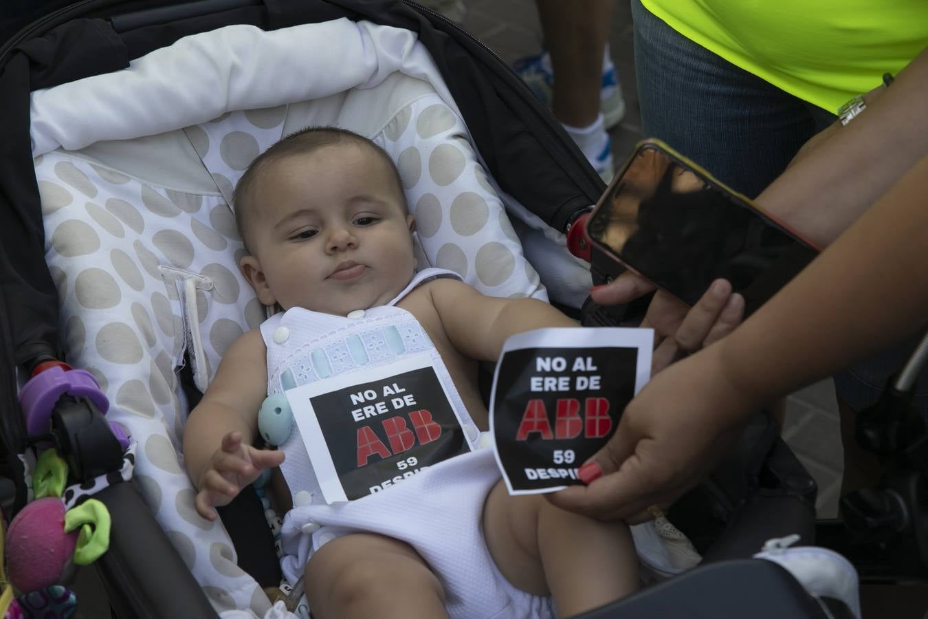 La manifestación contra el ERE en ABB Córdoba, en imágenes