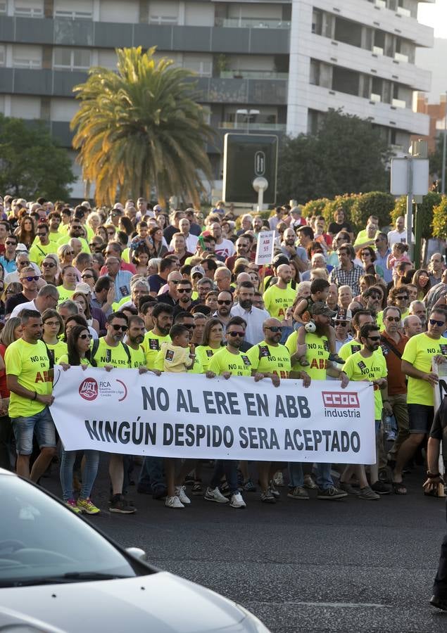 La manifestación contra el ERE en ABB Córdoba, en imágenes