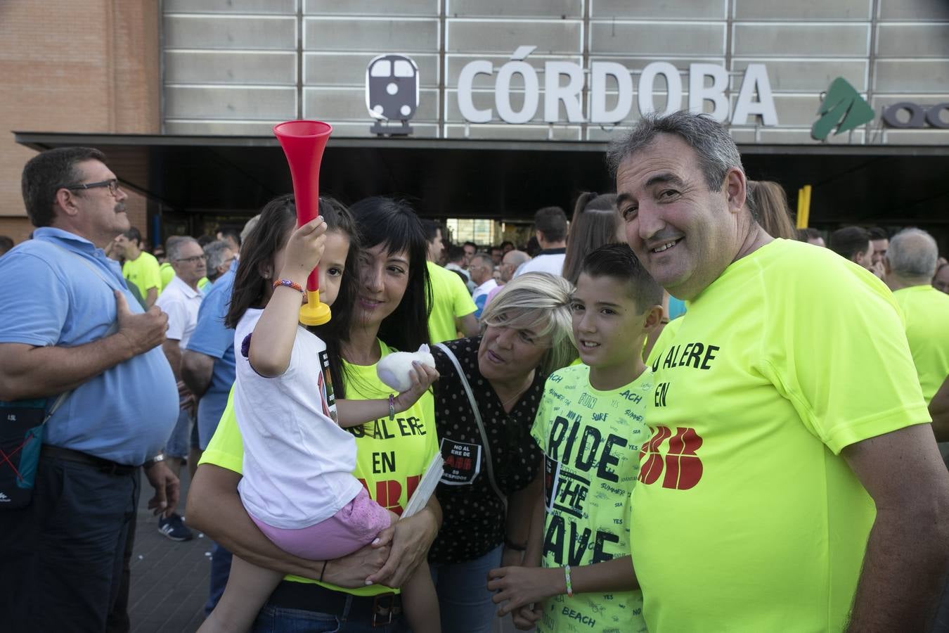 La manifestación contra el ERE en ABB Córdoba, en imágenes