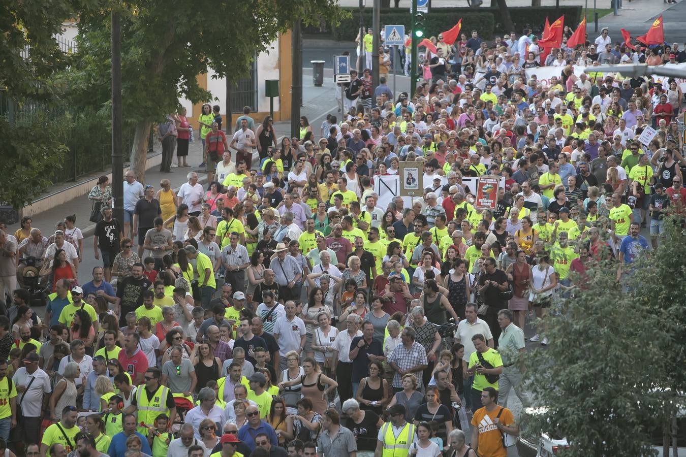 La manifestación contra el ERE en ABB Córdoba, en imágenes