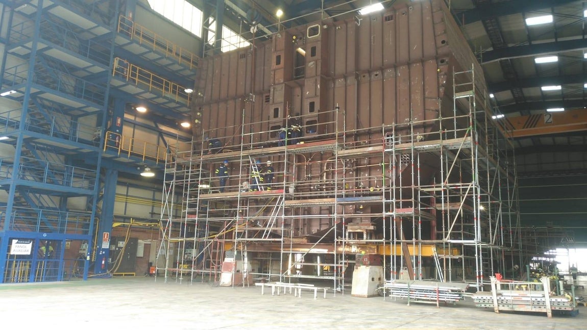 María Jesús Montero y el delegado del Gobierno en Andalucía visitan el astillero de Navantia en San Fernando