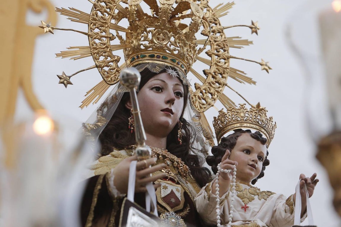 La procesión de la Virgen del Carmen de Puerta Nueva en Córdoba, en imágenes