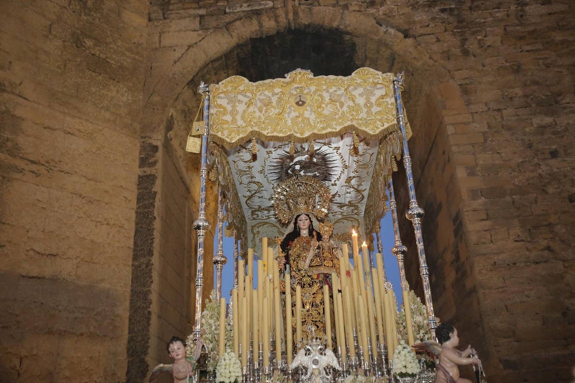 La procesión de la Virgen del Carmen de San Cayetano en Córdoba, en imágenes