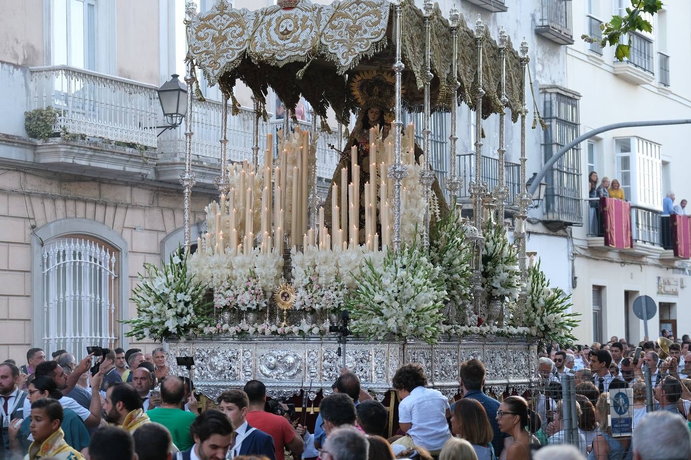 Cádiz no falta a su cita con la Virgen del Carmen