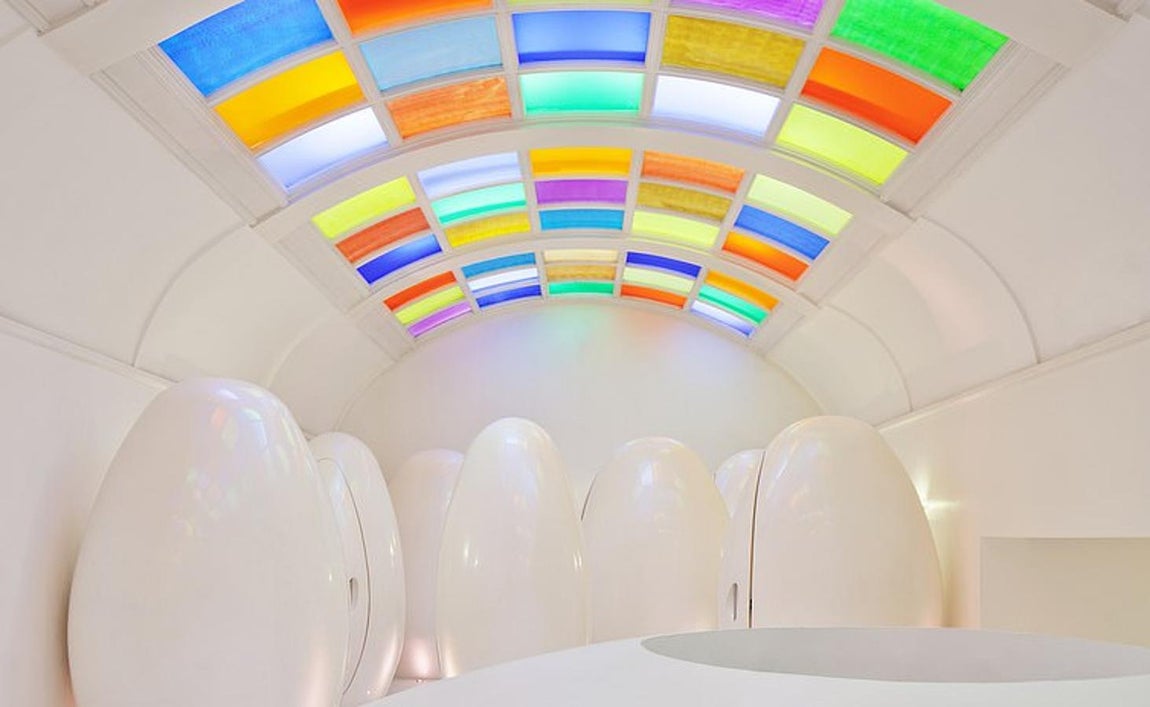 Sketch. Este restaurante británico está en el corazón del exclusivo barrio de Mayfair. Planteó el diseño de sus cuartos de baño de una manera muy original: los urinarios están en el interior de un cubículo en forma de huevo y los espejos están estratégicamente situados para poder disparar las mejores fotos