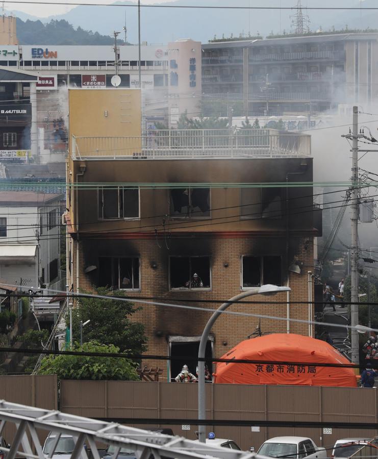 Las imágenes del incendio provocado en unos estudios de animación en Japón