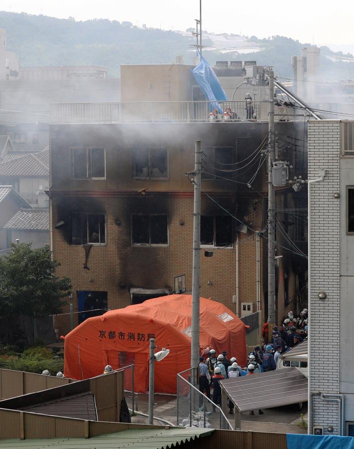 Las imágenes del incendio provocado en unos estudios de animación en Japón