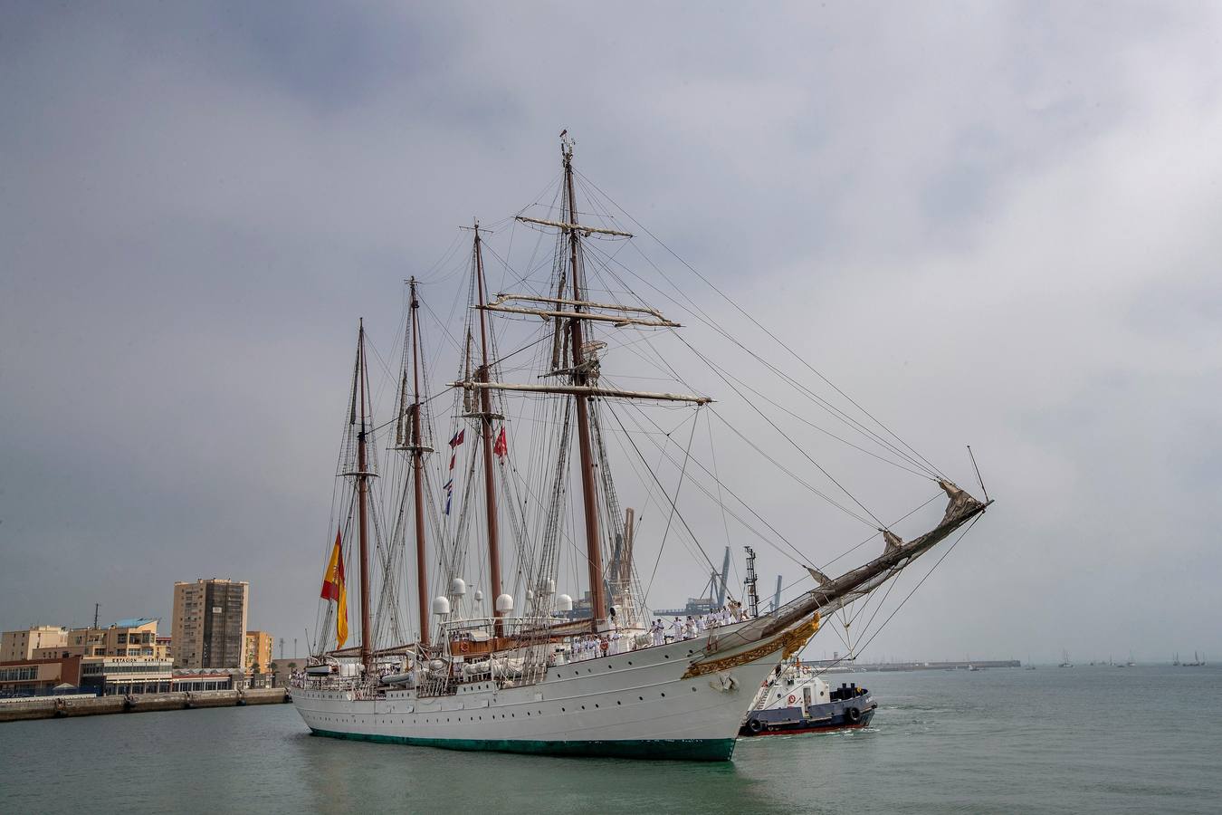 Elcano concluye en Cádiz su 91º crucero de instrucción