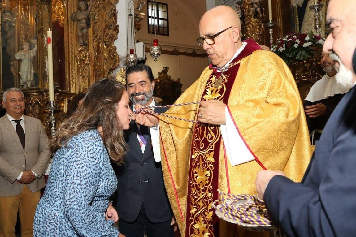 Fotos: El Nazareno impone las medallas de hermanos natos a los nuevos miembros de la corporación municipal de Cádiz