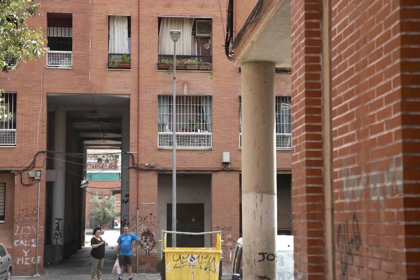 Un día en el barrio cordobés de Las Moreras, en imágenes