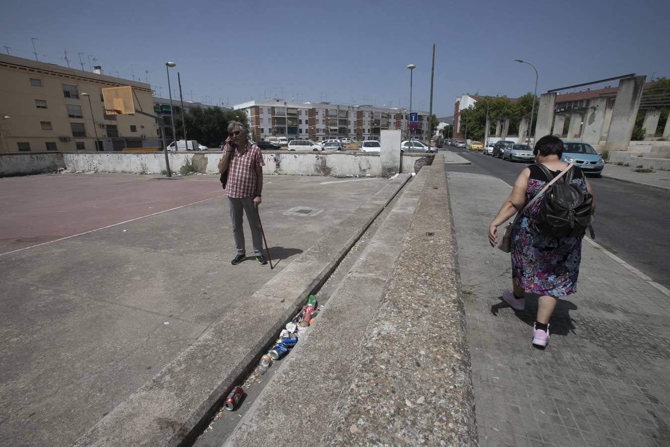 Un día en el barrio cordobés de Las Moreras, en imágenes