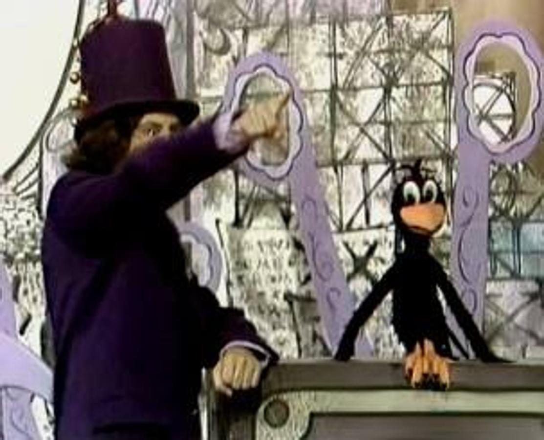 Cuervo Edgar Allan. Este muñeco acompañaba a los Tacañones de «Un, dos, tres...responda otra vez». Era el siniestro compañero de Don Estrecho que siempre decía: «Nunca más».