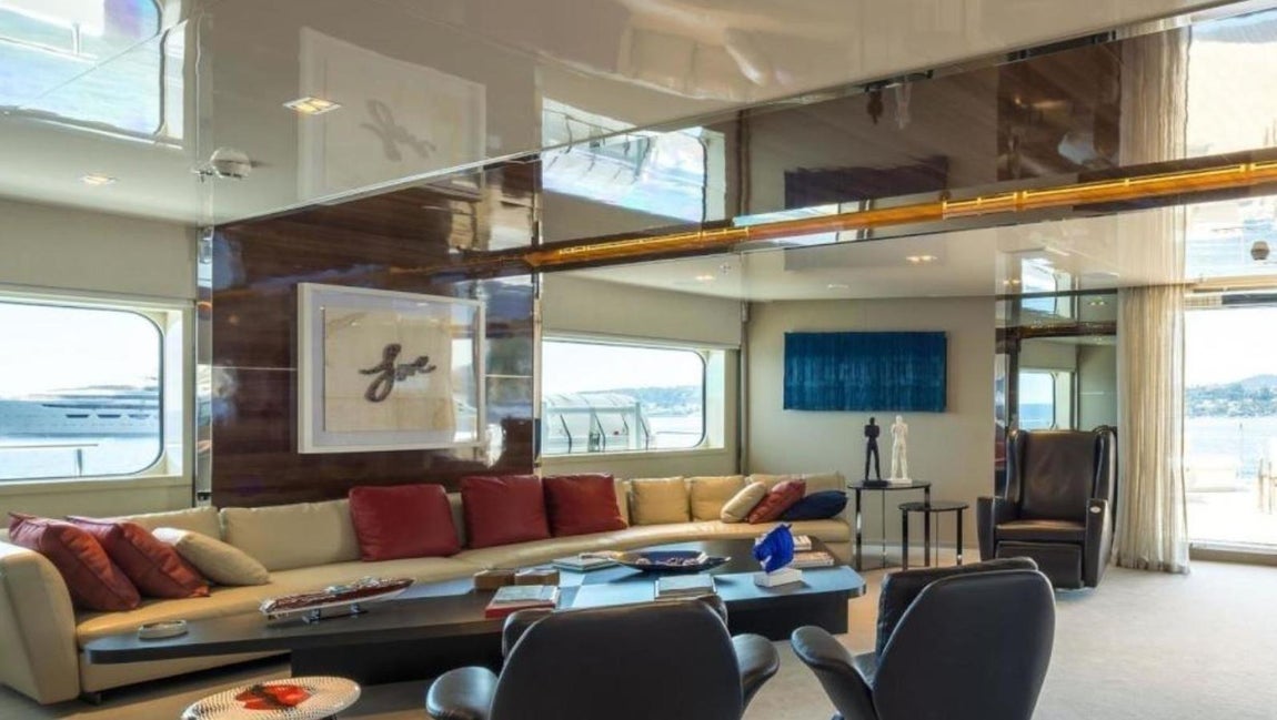 Serenity. De sus interiores se encargó la copañía AskDeco, mientras sus exteriores se encargaron a Luiz de Basto Designs