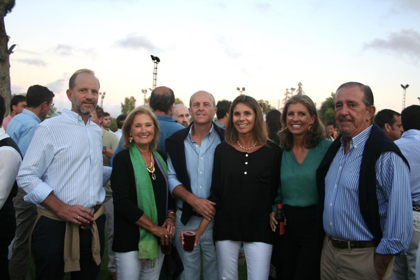 Antonio Esteban, María Luisa de las Heras, Alejandro Osborne, Teresa Jimenez, María Garate de las Heras, José María Garate.. 