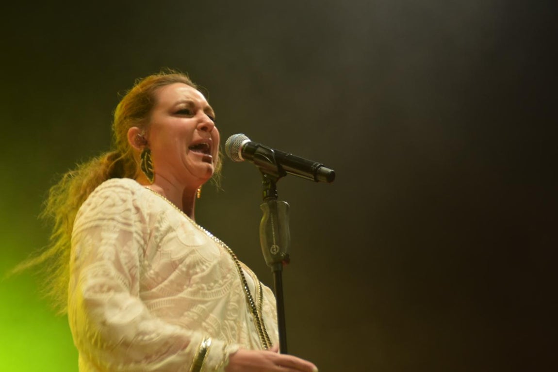 Fotos: Niña Pastori presenta en San Fernando &#039;Bajo tus alas&#039;