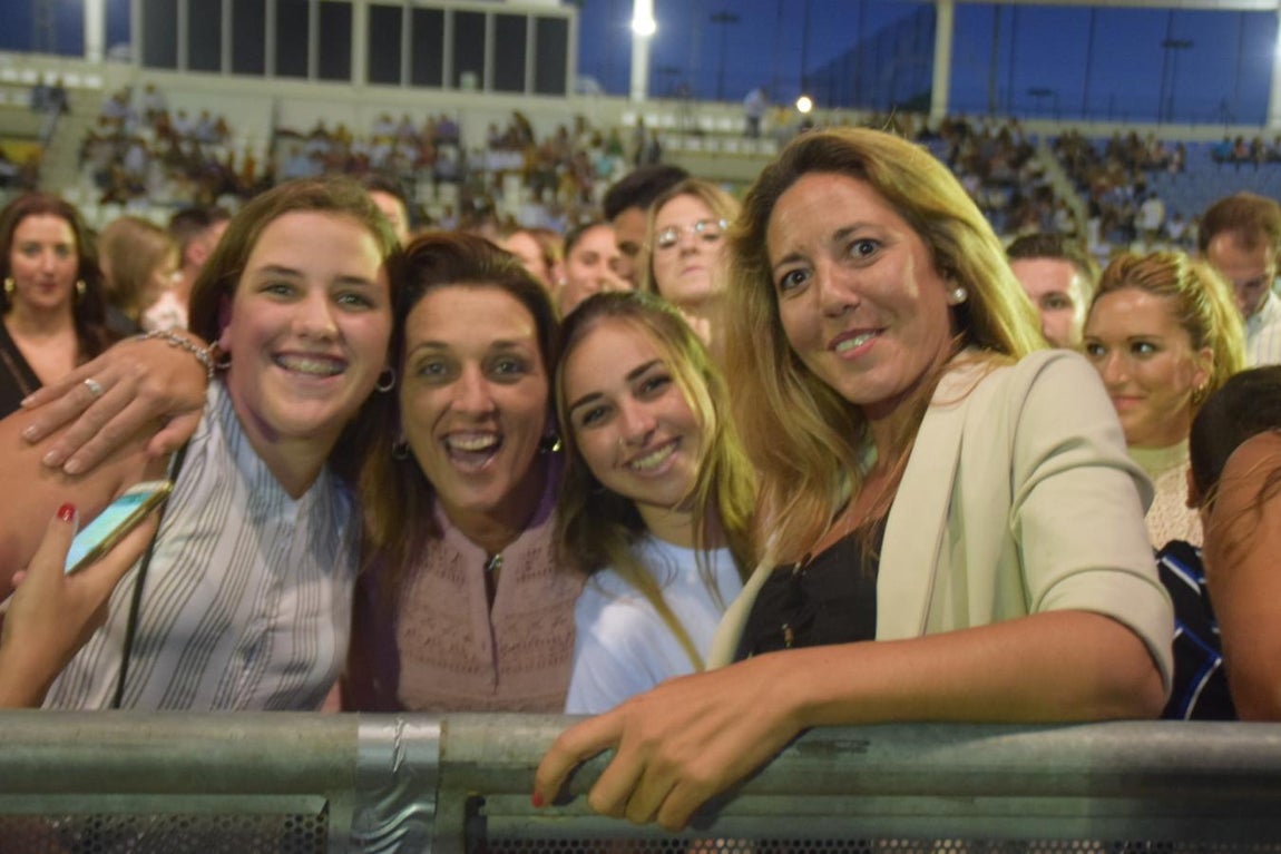 Fotos: Niña Pastori presenta en San Fernando &#039;Bajo tus alas&#039;