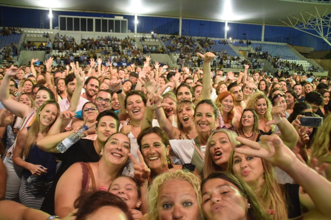 Fotos: Niña Pastori presenta en San Fernando &#039;Bajo tus alas&#039;
