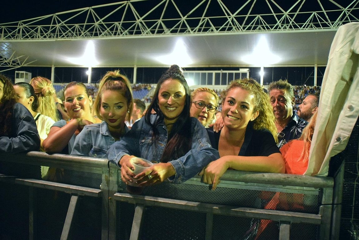 Fotos: Niña Pastori presenta en San Fernando &#039;Bajo tus alas&#039;