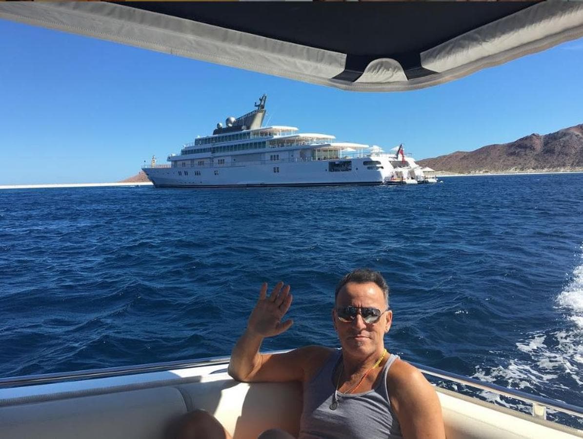 Bruce Springsteen a bordo de la embarcación.