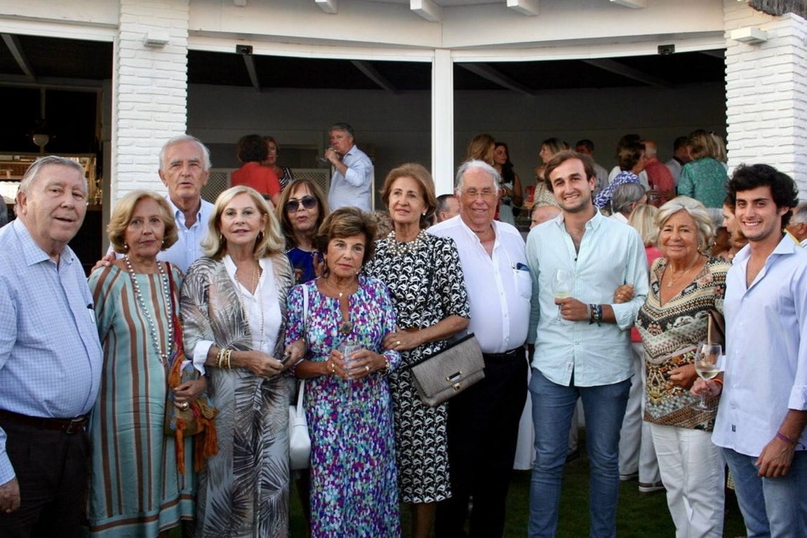Alfonso Pérez Moreno, Pilar Castaño, Manuel Cambas, Begoña Callejas, Sol Callejas, Martiti Llorente, Javier Pérez de Eulate, Antonio Padilla, Cruz Vargas y Santi Ramírez.