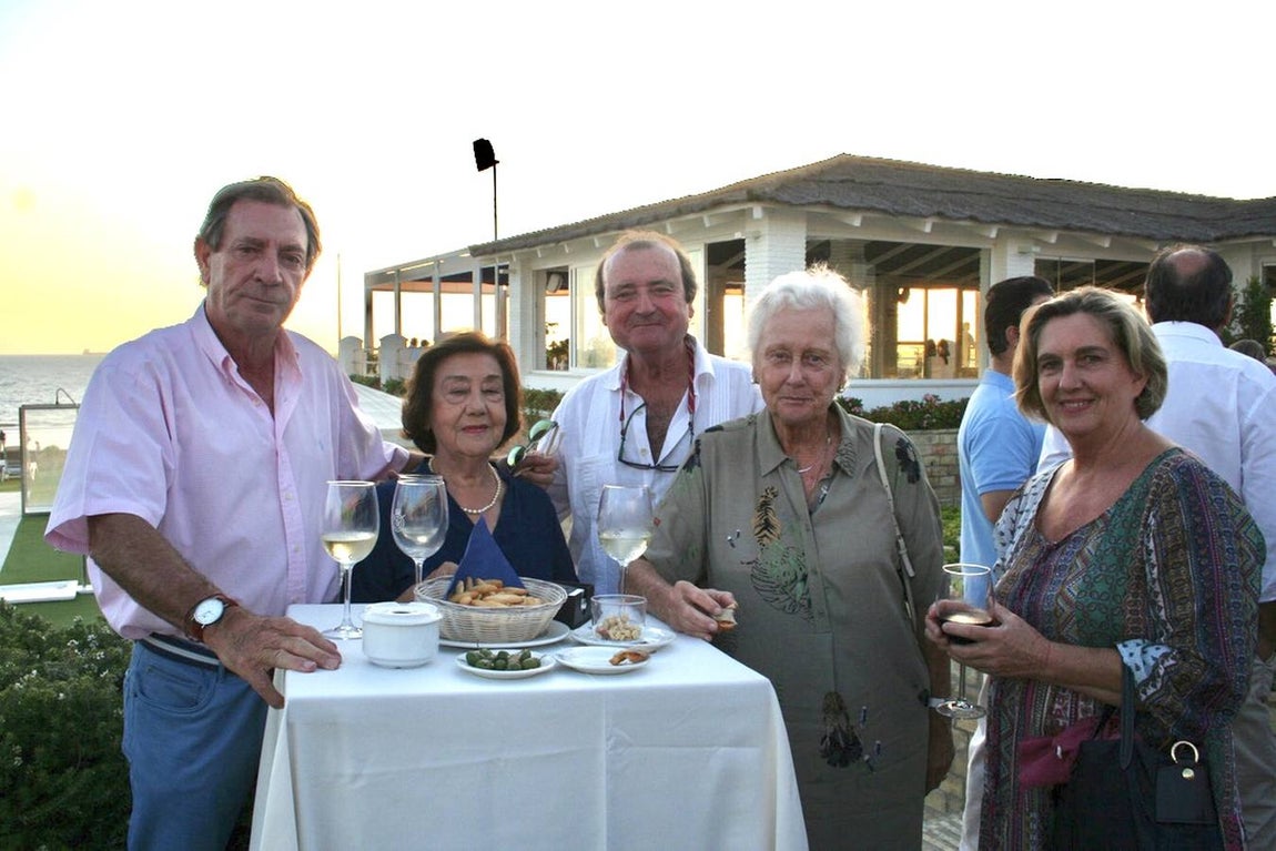 Juan Reyna, Mari Manrique, Eduardo Tejada, Fuencirla Aritio y Maria José Osborne.