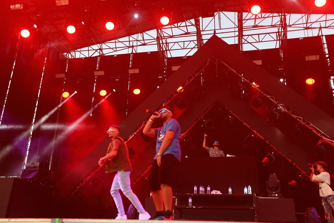 FOTOS: La primera noche de Puro Latino incendia El Puerto