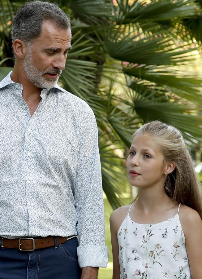 El Rey Don Felipe, junto a su hija la Princesa Leonor. 