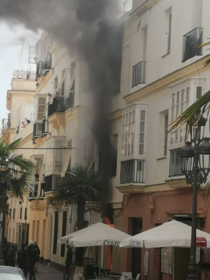 FOTOS: El incendio de la Plaza de las Viudas