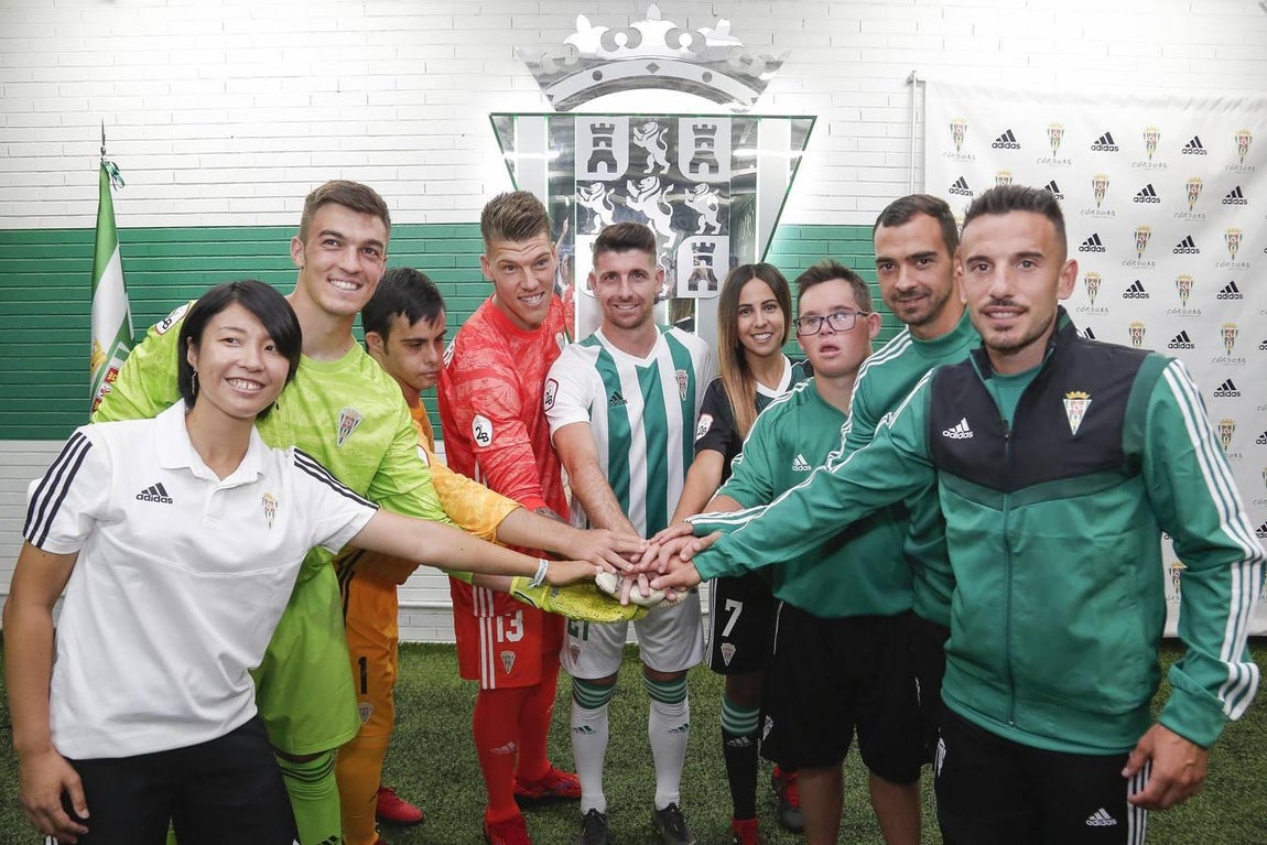 Así es la nueva equipación del Córdoba CF, en imágenes