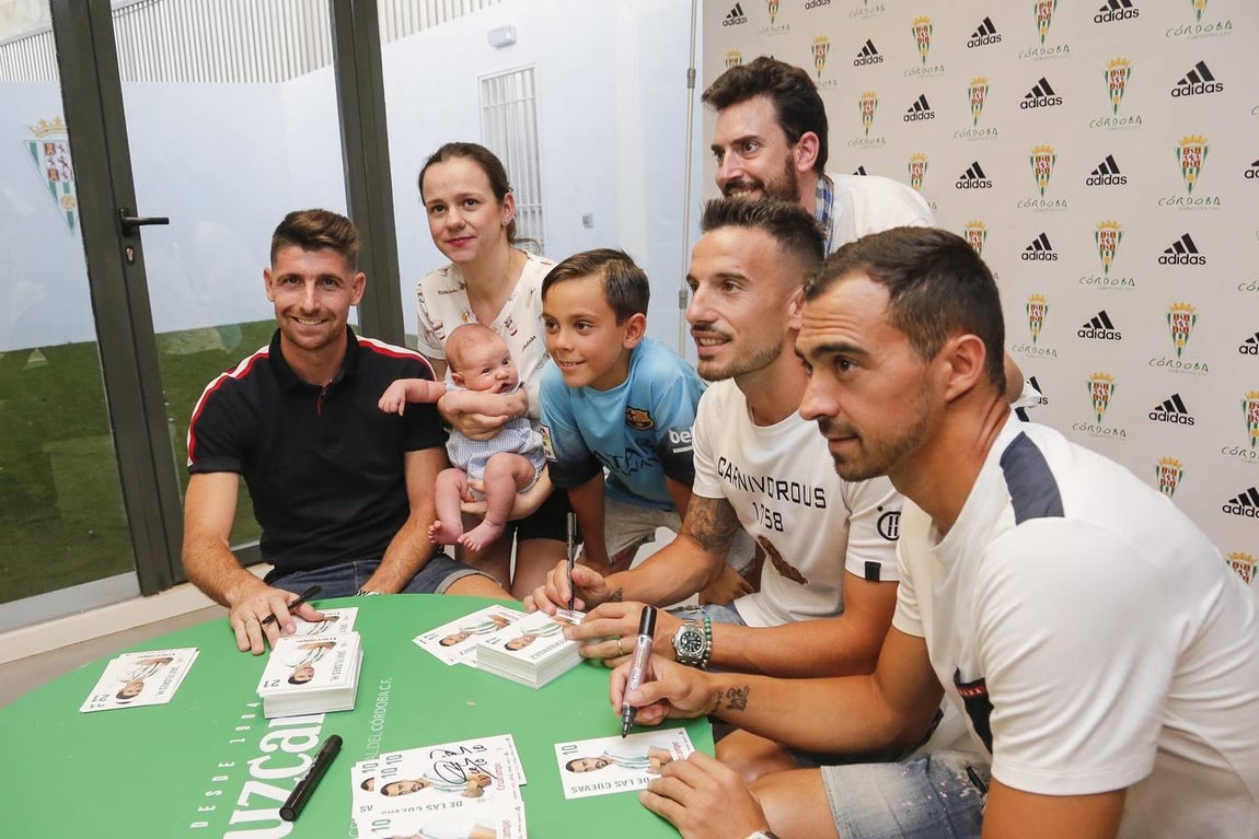 Así es la nueva equipación del Córdoba CF, en imágenes