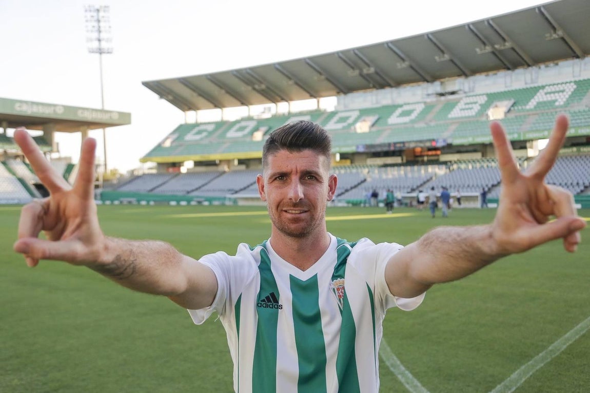 Así es la nueva equipación del Córdoba CF, en imágenes