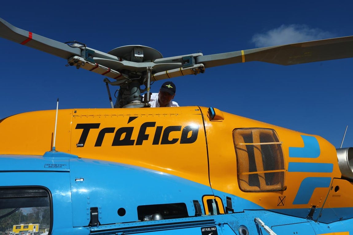 Fotos: Así vigila el helicóptero de la DGT las carreteras de Cádiz