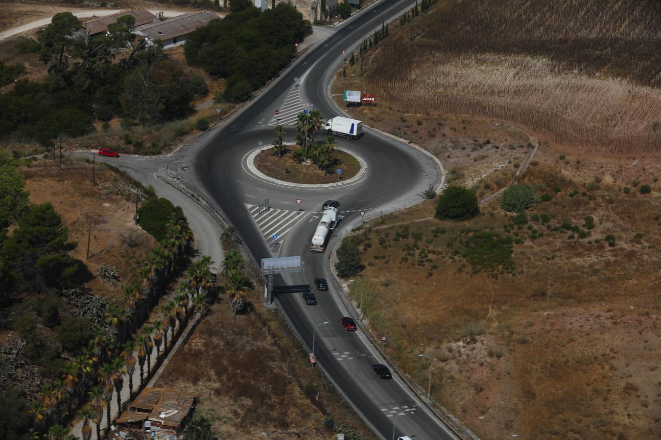 Fotos: Así vigila el helicóptero de la DGT las carreteras de Cádiz