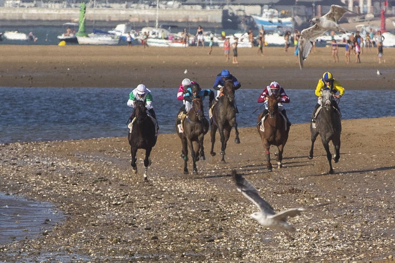 El segundo día de las carreras de Sanlúcar, en imágenes