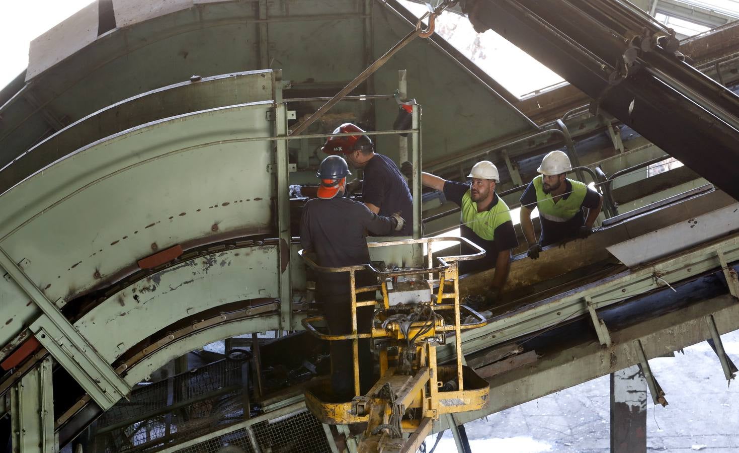 Las entrañas del complejo medioambiental de Sadeco en el Lobatón, en imágenes