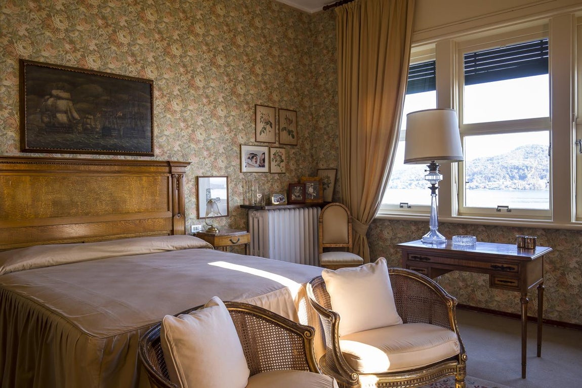 Villa Mondadori. En la vivienda pasaron largas temporadas los literatos y artistas más reconicidos del S.XX. Hombres de la talla de Walt Disney, George Simenon, Thomas Mann y Ernest Hemingway