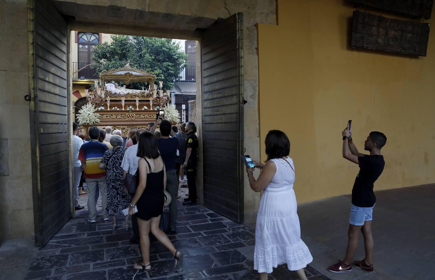 La procesión de la Virgen del Tránsito, en imágenes