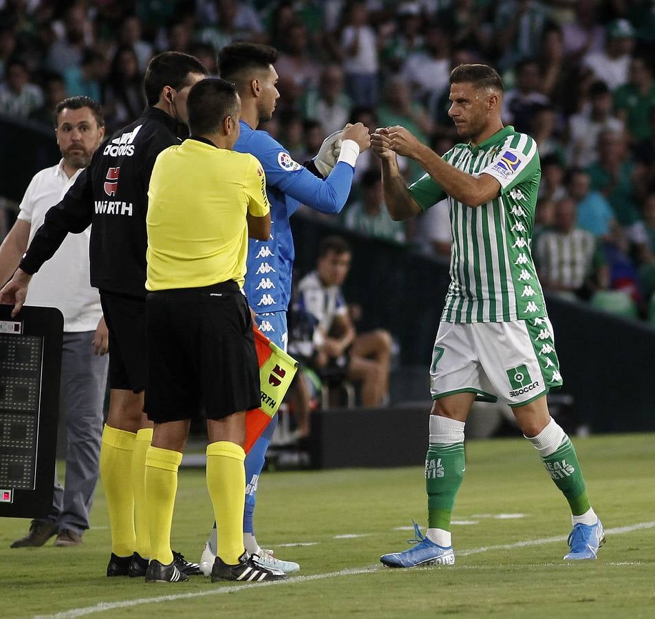 Las mejores imágenes del encuentro entre el Real Betis y el Real Valladolid en el Benito Villamarín