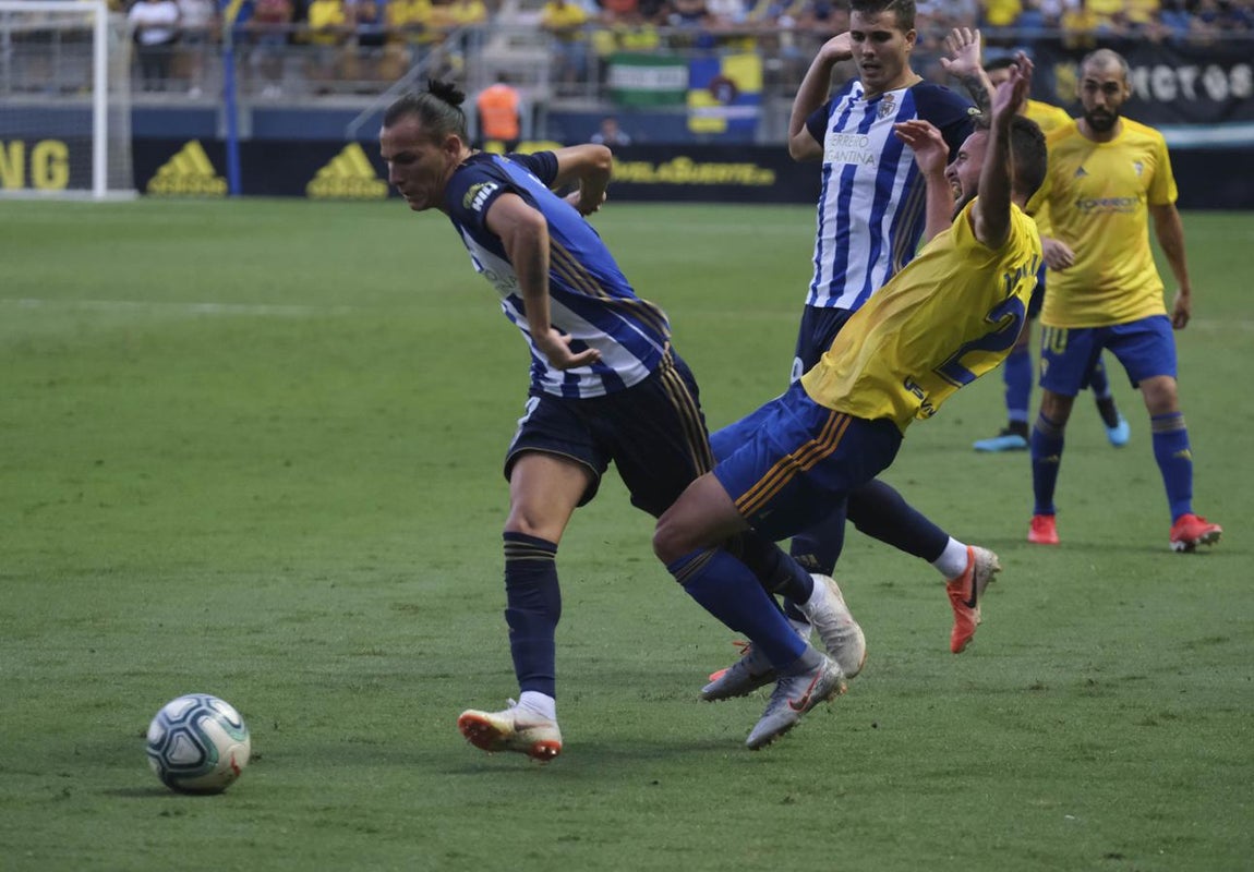 FOTOS: No te pierdas las mejores imágenes del Cádiz CF VS Ponferradina