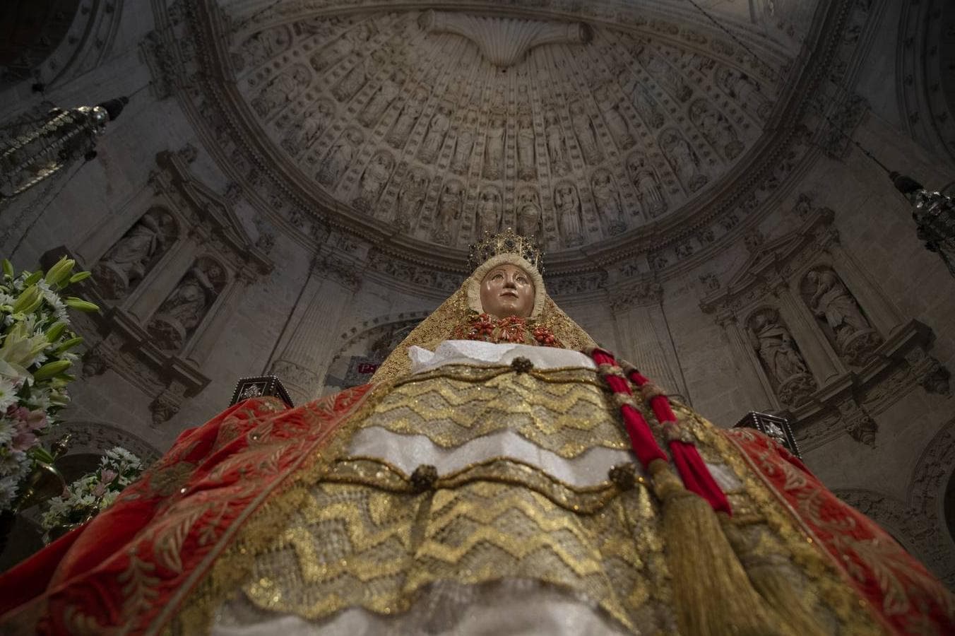 Galería del segundo besamanos de la Virgen de los Reyes