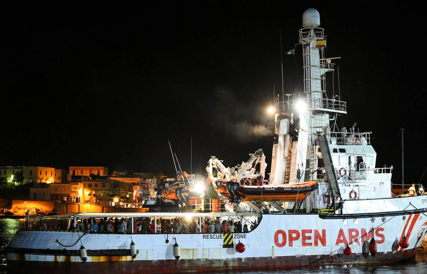 El desembarco del Open Arms en Lampedusa, en imágenes