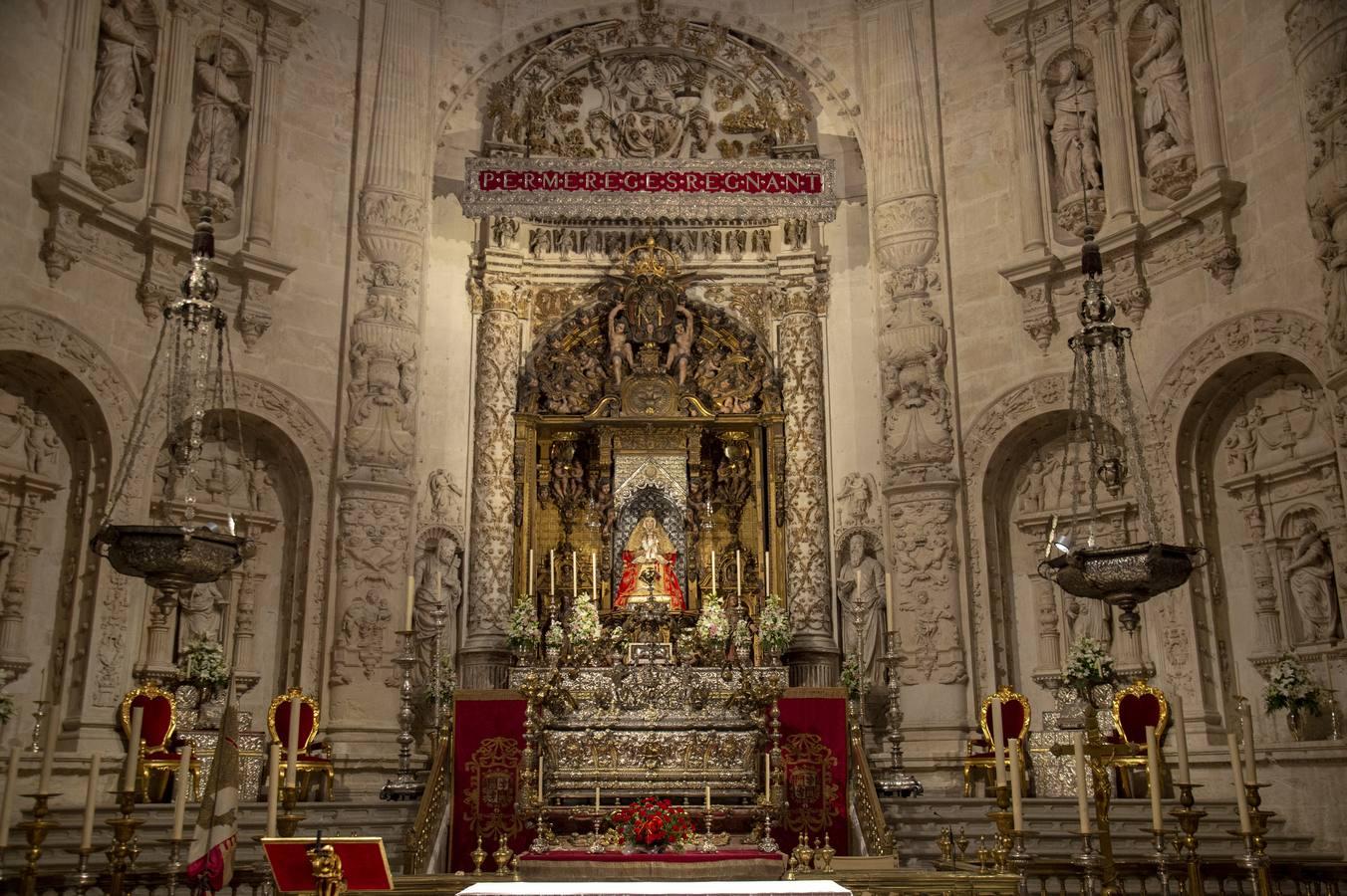 La Virgen de los Reyes en su camarín