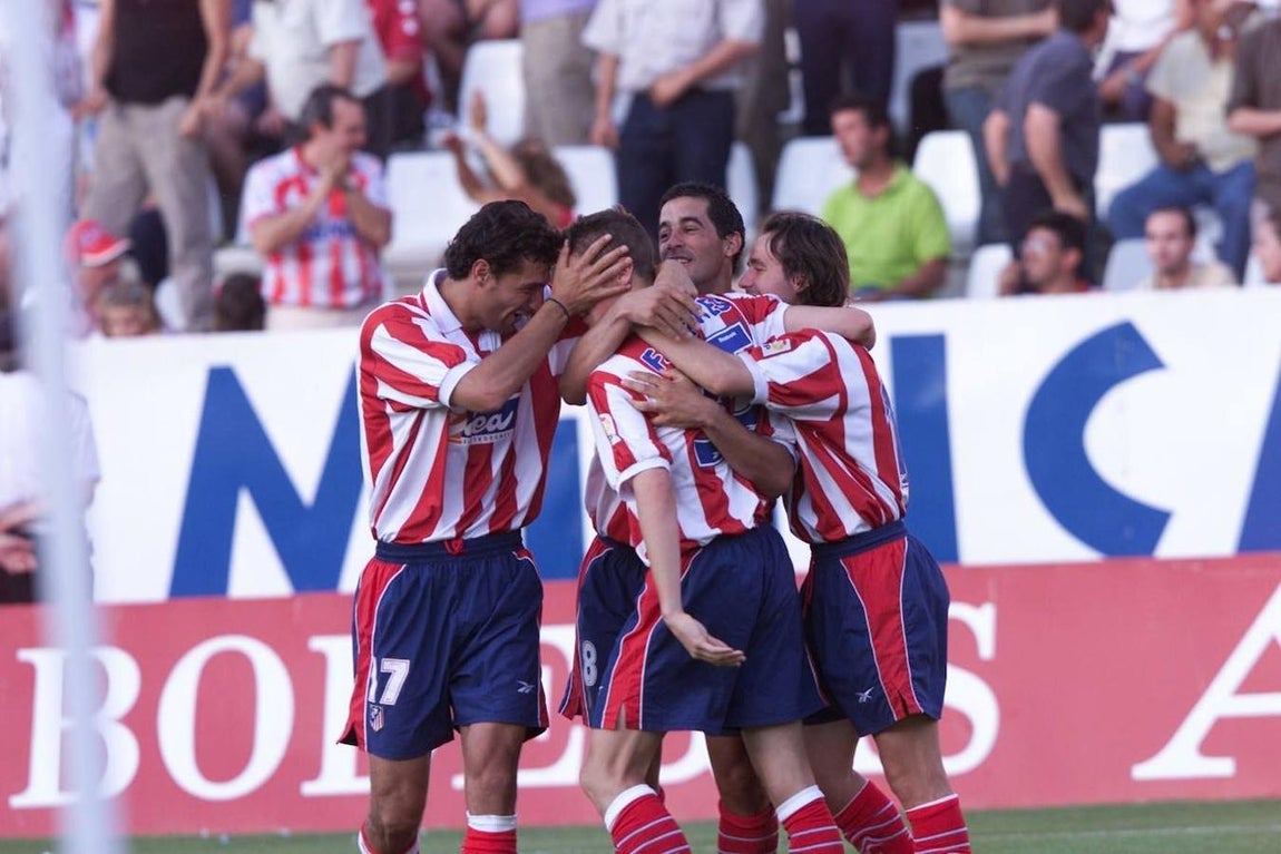 Primer gol de Torres con el Atlético. Lo marcó ante el Albacete. Año 2001. 