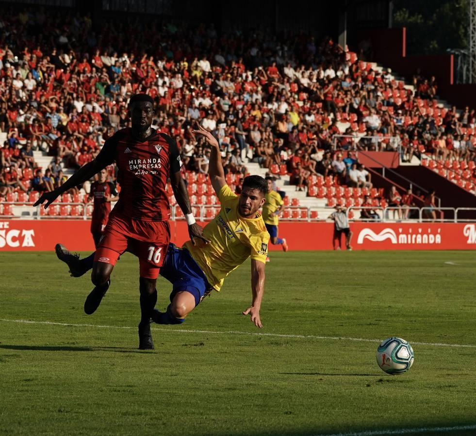 Las mejores imágenes del CD Mirandés-Cádiz CF