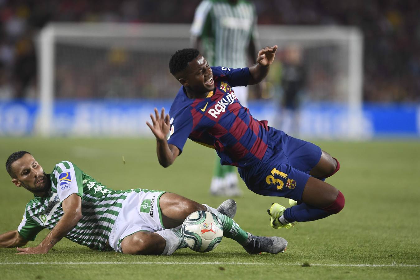 En imágenes, la derrota del Real Betis antes el FC Barcelona en el Camp Nou (5-2)