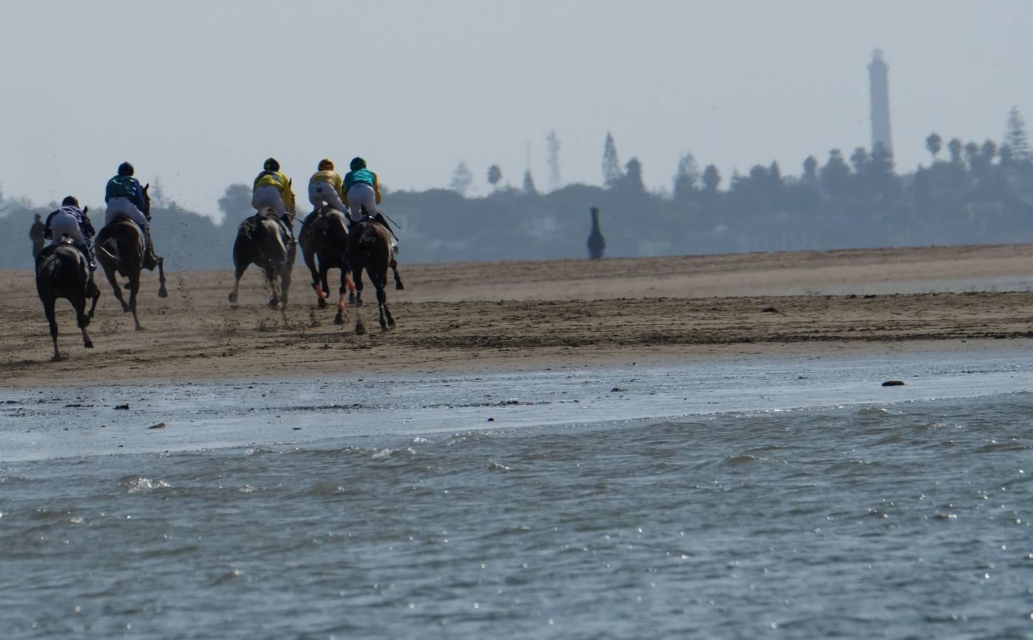 FOTOS: Segundo ciclo de las carreras de caballos de Sanlúcar