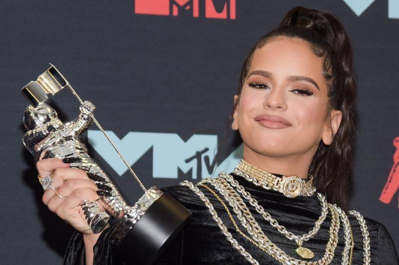 Así fue la actuación y alfombra roja de Rosalía en los MTV VMAs 2019