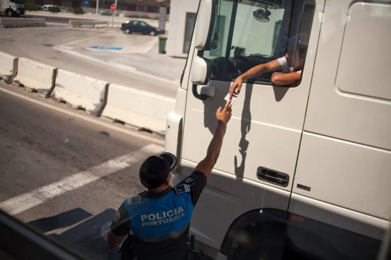 En imágenes: los centinelas de la seguridad en el mayor puerto de España